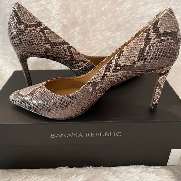 Banana Republic Madison-Nove Pumps - NWT - Picture 2 of 16